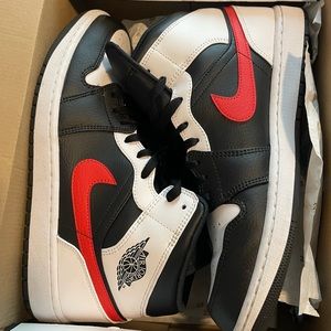 Air Jordan 1 mid